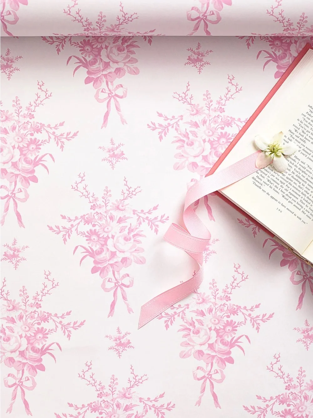 NWT Rosie Arrangements Standard Wallpaper